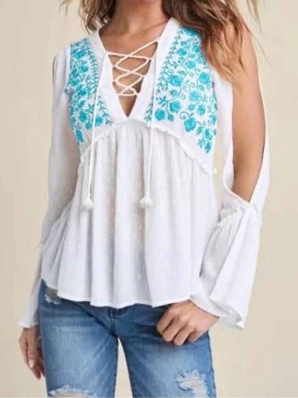 BRAND NEW NEVER WORN VENUS Boho White Blouse with Turquoise Embroidery